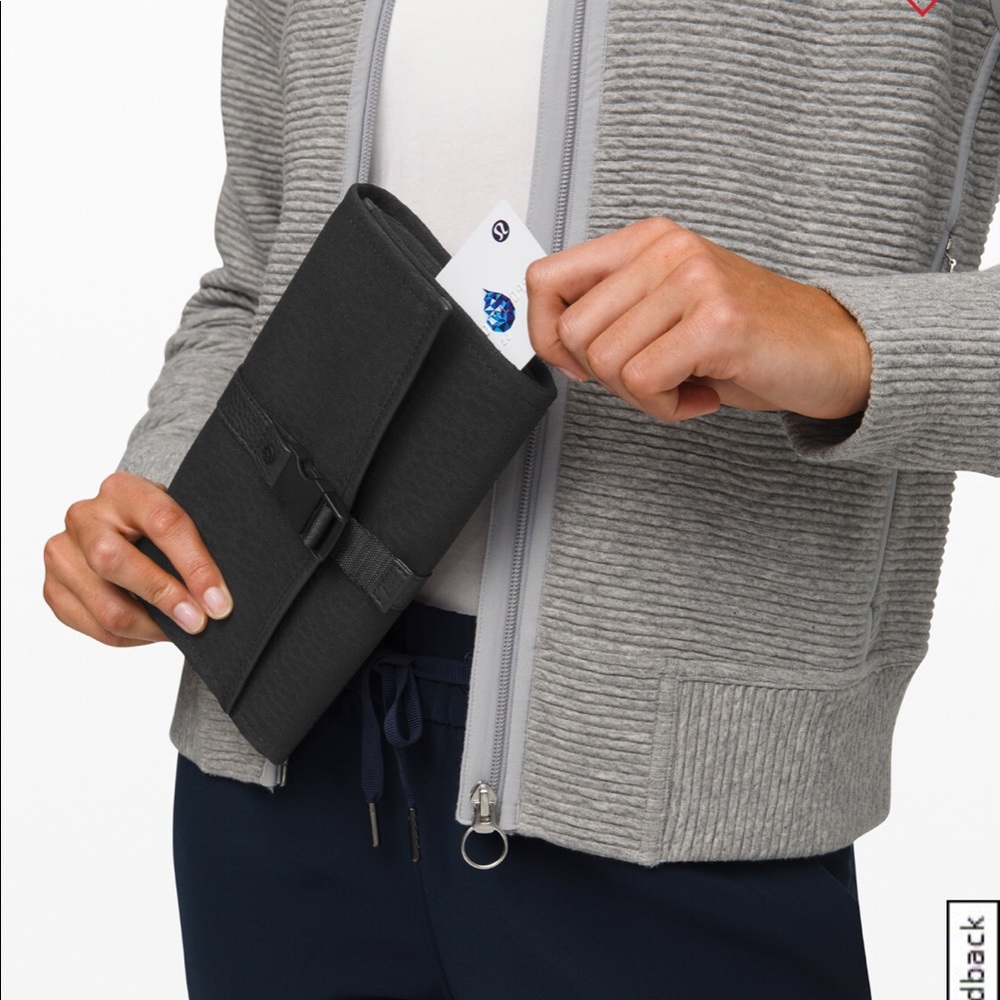Lululemon Test of Time Travel Wallet